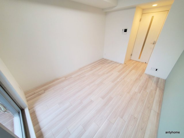 プレサンス OSAKA 姫里エンファシス 仲介手数料無料の居間・リビング