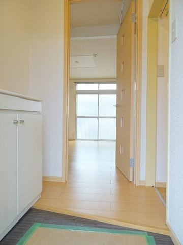 コーポ山房Ⅱの玄関|シンプルで使いやすい玄関です