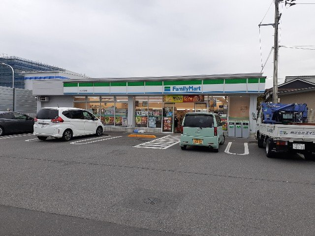 ジュネス・ヌーベルⅢの周辺|ファミリーマート川之江妻鳥店様まで850m