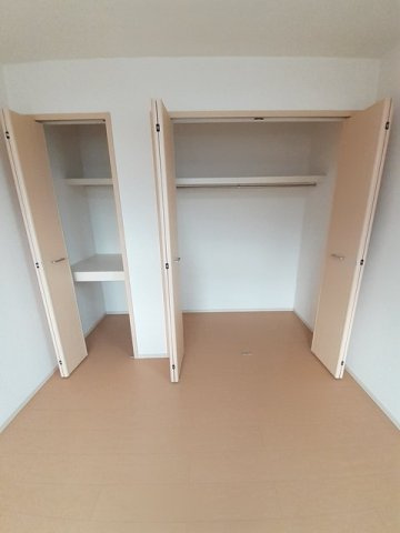 ジュネス・ヌーベルⅢの収納|大きなものも収納できそうです