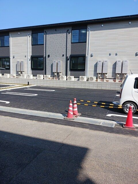 ロジュマン湖北台の駐車場