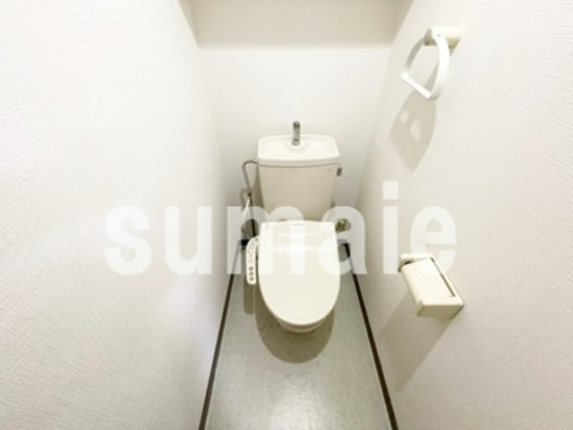 サンヴェルデのトイレ|明るいトイレです。