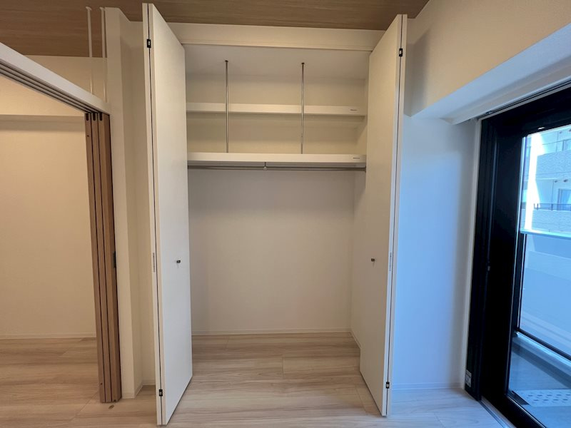 新品家具付きマンション高松町11(KaGood東京)の収納|大きなものも収納できそうです
