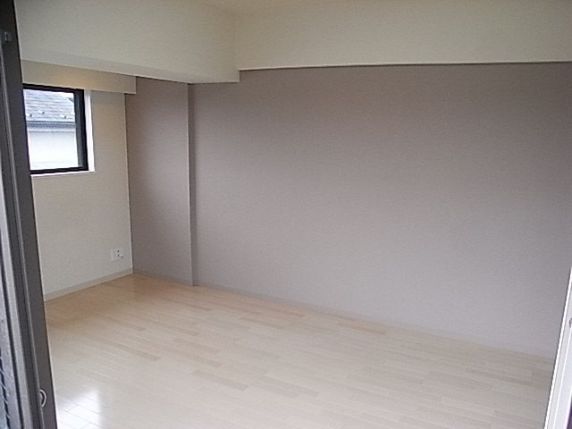 新品家具付きマンション貫井北町11(KaGood東京)の洋室|スタンダードな洋室です