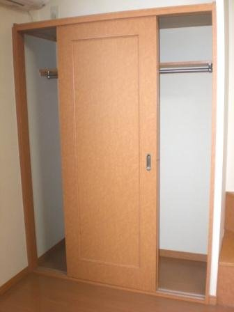 レオパレス榊の内装|明るい室内です