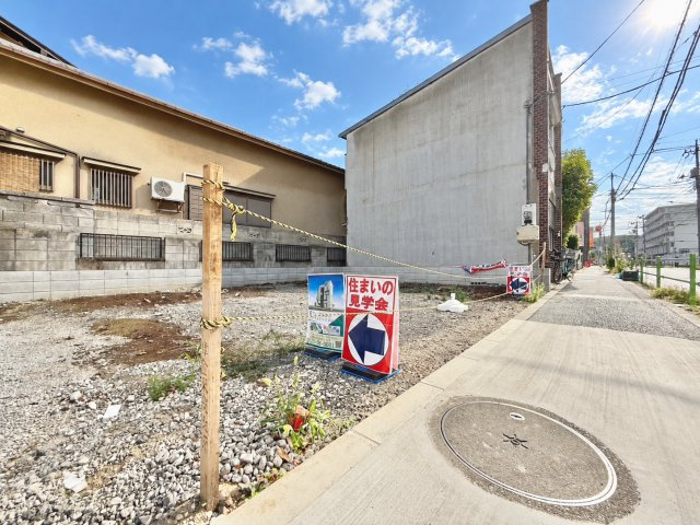 板橋区成増1丁目　新築戸建の前面道路含む現地写真|2026.10.30撮影

現地ご見学希望・資料請求などお気軽にお問い合わせ下さい！
03-5990-5201
