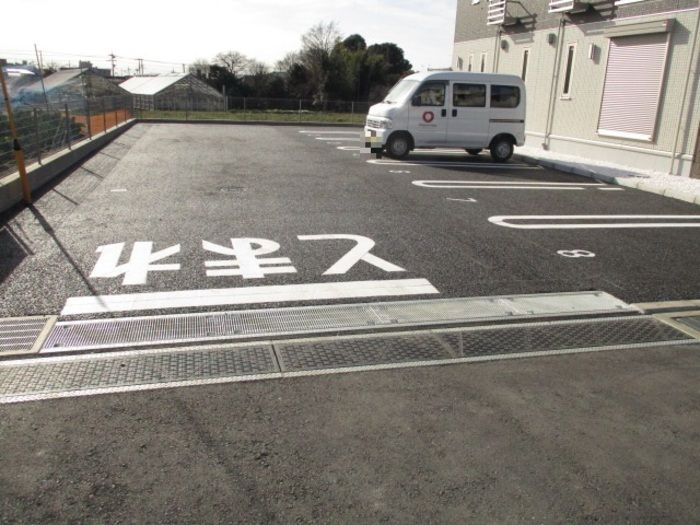 Salle　de sejour【シャルドセジュール】の駐車場