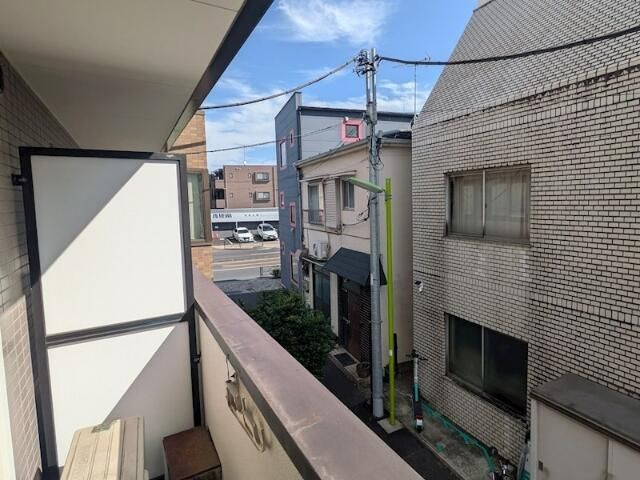 【バルコニー】