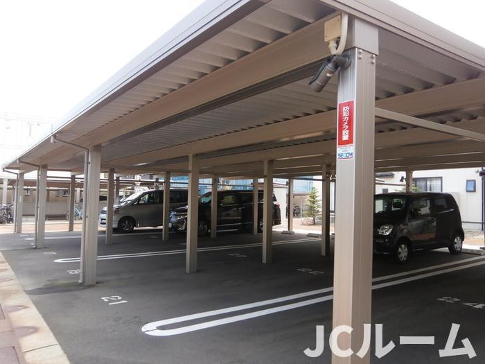 グラナートBの駐車場