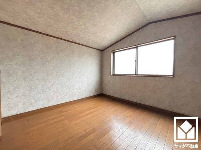 尼崎市東園田町3丁目の洋室