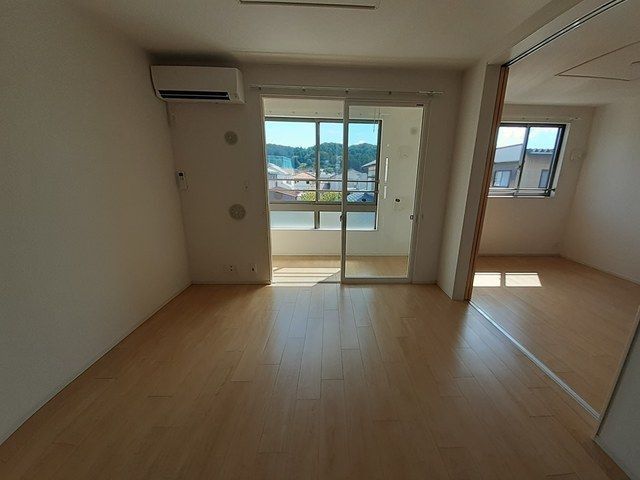 アイリス　Ⅱの居間・リビング