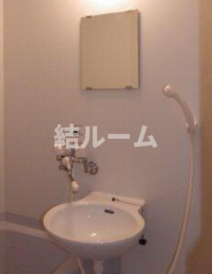 練馬区栄町のアパートの洗面所