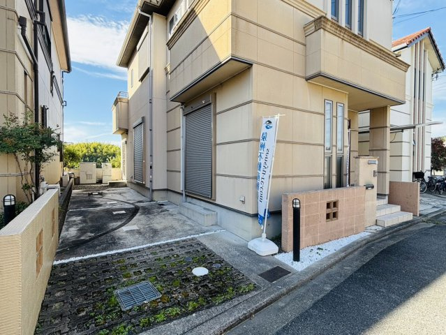 岸和田市尾生町2丁目　中古戸建の駐車場