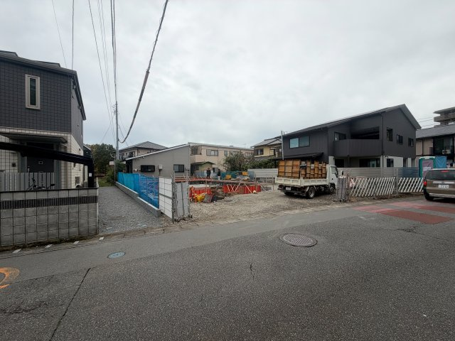 新築戸建て　三島市富田町01期　全２棟の前面道路含む現地写真
