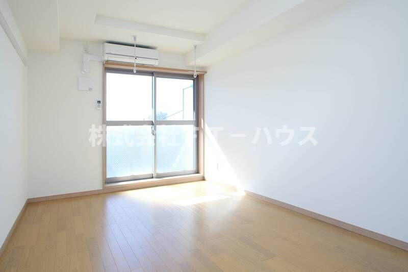 レオ四拾六番館の居間・リビング