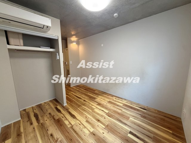 ＵＣＭ　ＳＨＩＭＯＫＩＴＡＺＡＷＡの居間・リビング