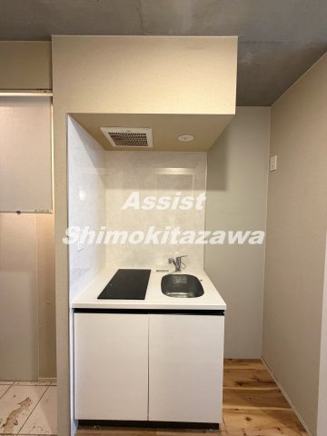 ＵＣＭ　ＳＨＩＭＯＫＩＴＡＺＡＷＡのキッチン