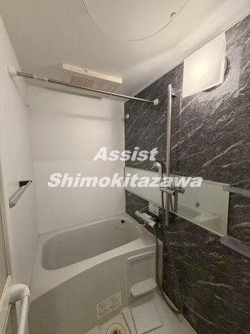 ＵＣＭ　ＳＨＩＭＯＫＩＴＡＺＡＷＡの浴室