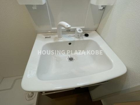 エステイトＥ神戸城が山の洗面所