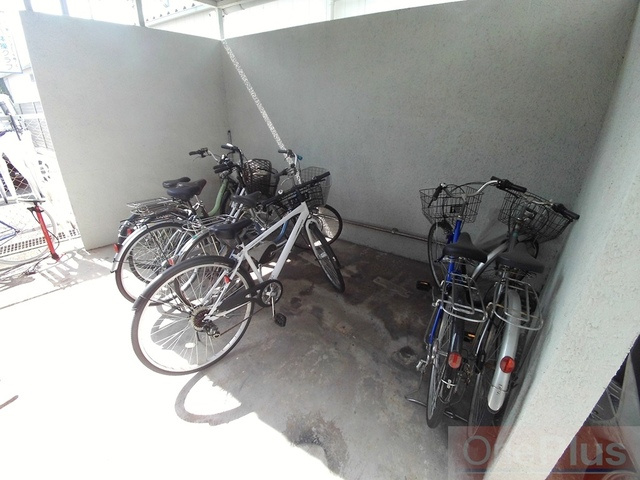 ドムールコスモス魚崎の駐車場|駐輪場