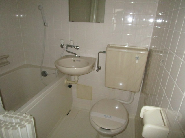 エスペランサビルのトイレ|ゆったりとした空間のトイレです