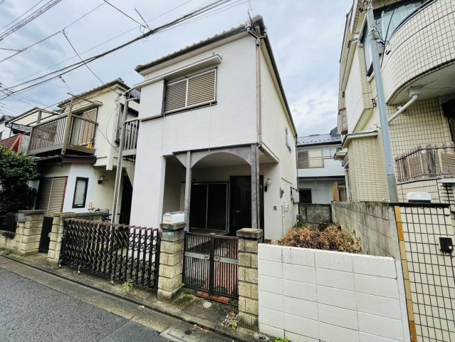 【前面道路含む現地写真】 | 練馬区旭町１丁目　売地 | 落ち着いた住宅街の一角、ゆったり過ごせる住環境です