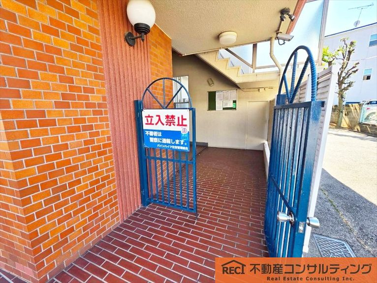 パインハイツ住吉のエントランス