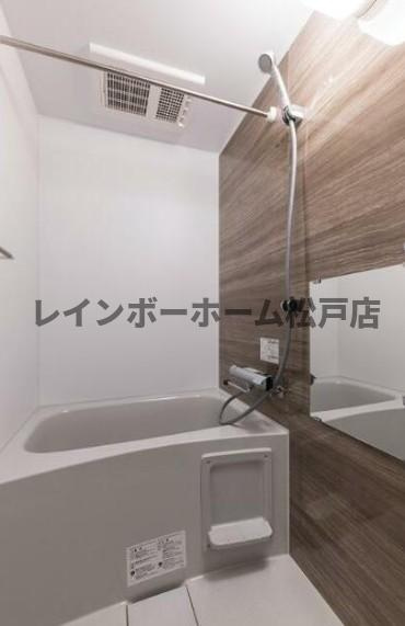メゾングリーズ五香南の浴室|落ち着いた空間のお風呂です