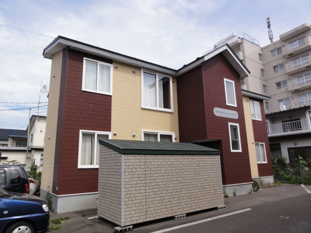 釧路市幸町１３丁目のアパートの外観
