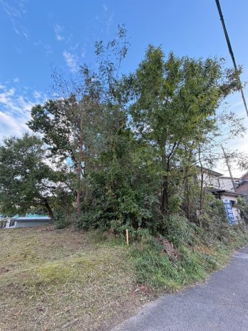 さつき台１番町　売地の前面道路含む現地写真
