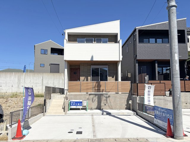 販売予定【長久手市仲田 C号棟】LDK21帖超×収納充実の外観|D号棟外観　DE号棟は分譲住宅で販売中！室内ご覧いただけます♪