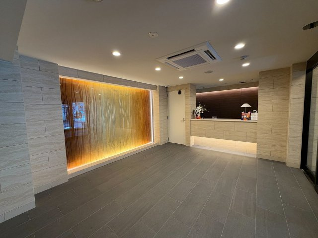 プレサンスロジェ岐阜長良橋通り【4階】のエントランス