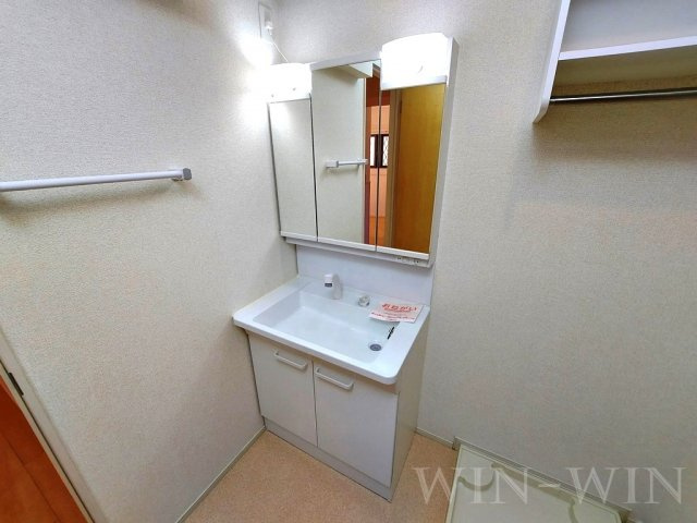 ロイヤルイースト Aの独立洗面台|イメージ（同建物内別部屋の写真です）
