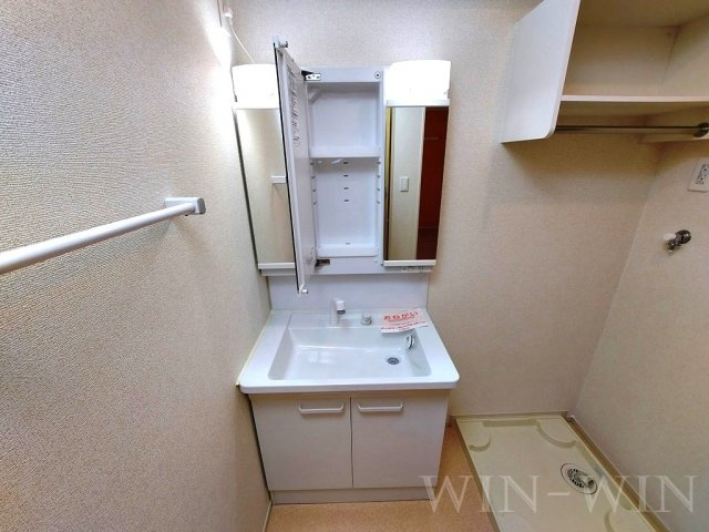 ロイヤルイースト Aの独立洗面台|イメージ（同建物内別部屋の写真です）