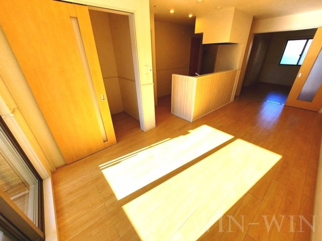 ロイヤルイースト Aの居間・リビング|イメージ（同建物内別部屋の写真です）