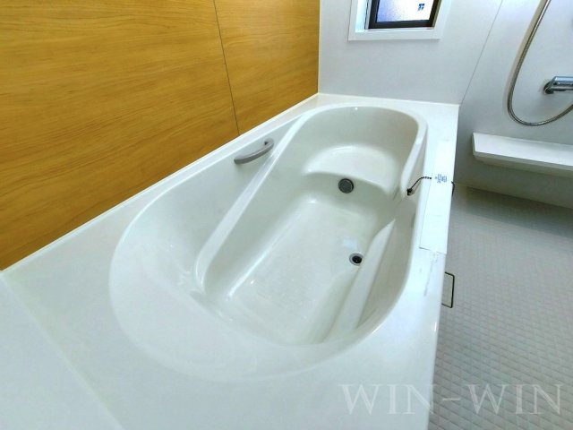 ロイヤルイースト Aの浴室|イメージ（同建物内別部屋の写真です）