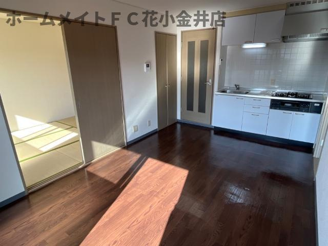 【居間・リビング】 | クレストールハイツ | リビング