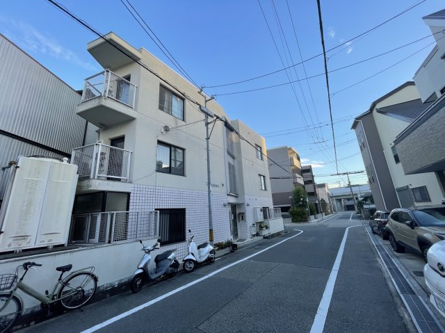 THE CITY鳴尾の外観