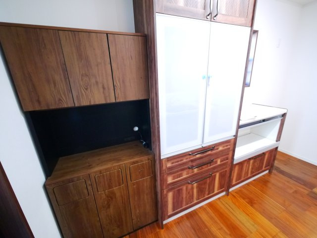 東金市八坂台5　中古戸建のキッチン|令和5年2月築3LDk+ユーティリティ 駐車3台可 オール電化・EV充電設備付 本下水