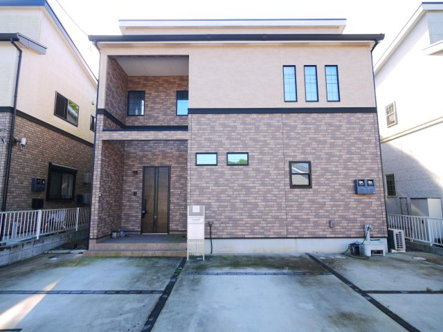 東金市八坂台5　中古戸建の外観|令和5年2月築3LDk+ユーティリティ 駐車3台可 オール電化・EV充電設備付 本下水