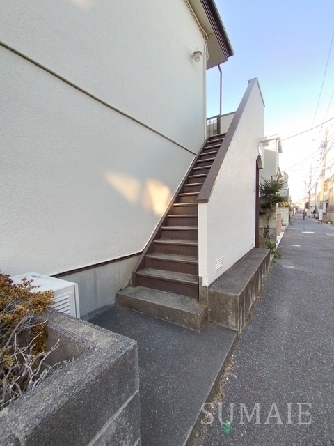 メゾン・ド・ワコーⅡのその他共用部分|共用階段です！