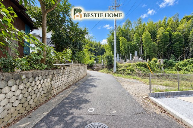 ■BESTie100■LDK20.2帖♪駐車3台♪2駅利用可♪SIC♪カップボードの前面道路含む現地写真|前面道路含む現地写真です
