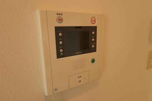 ファミーリエ昭和町のセキュリティ|モニタ付インターホン