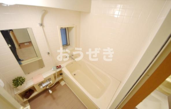 ジェネラスパレスの浴室