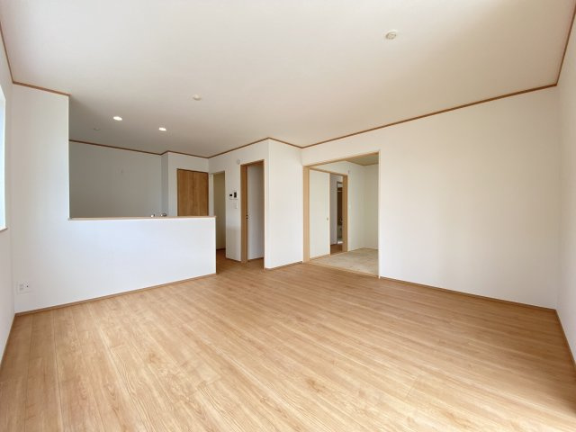 うるま市勝連平安名469番（全3棟）B号棟の居間・リビング|※同仕様写真です