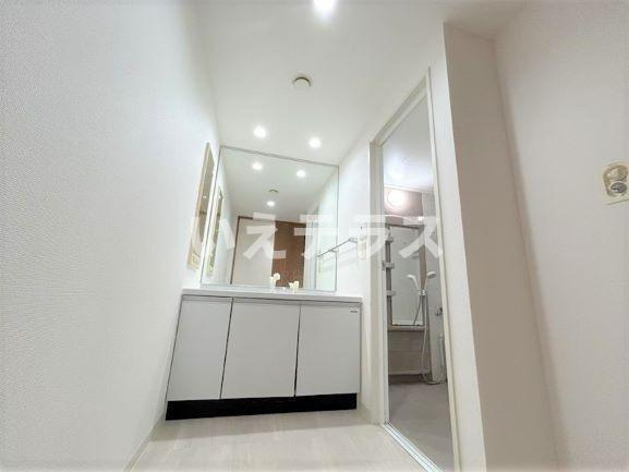 レジディア三宮東の洗面所