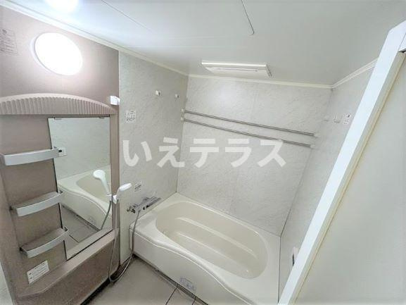 レジディア三宮東の浴室