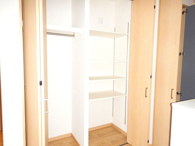 長洲中通３丁目戸建の収納|1階左側