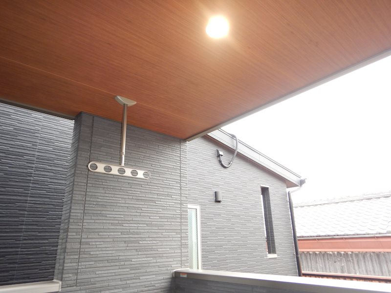 長洲中通３丁目戸建の設備|バルコニー・照明