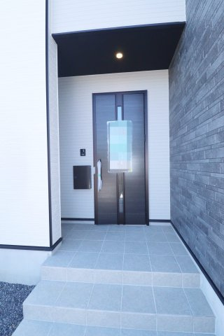 郡山市安積町長久保3丁目（全1棟）　　　 １号棟　　　安積第３小学校、安積第２中学区　の玄関|※同社施工例